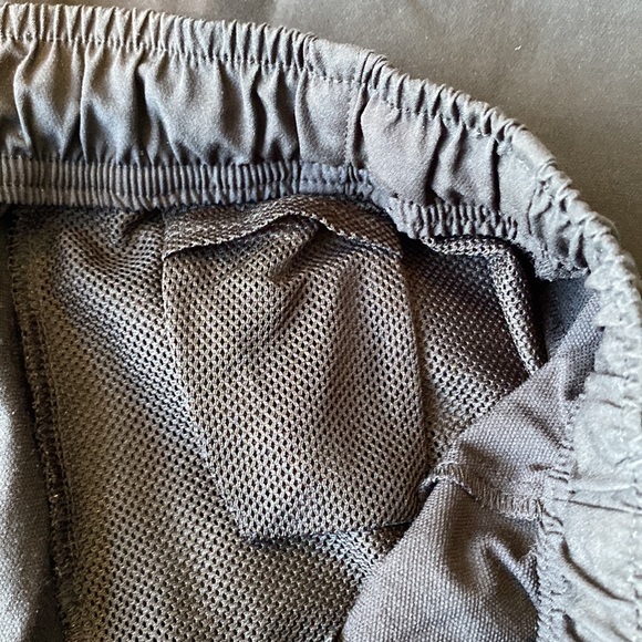 Puma Shorts / Swim Trunks - Picture 4 of 5